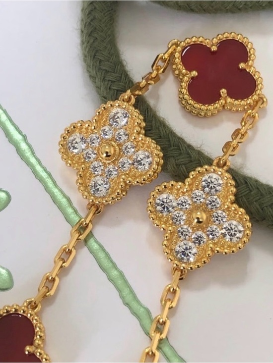 None Jewelry - Four flower Gold and Red Floral Bracelet